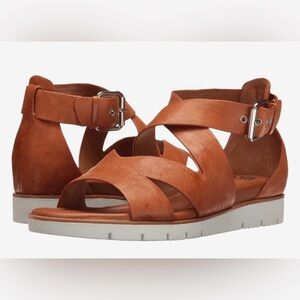 Sofft Mirabelle Sandal in Luggage Size 8
